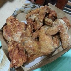 GARLIC PARMESAN CHICKEN WINGS by Yellow Cab
